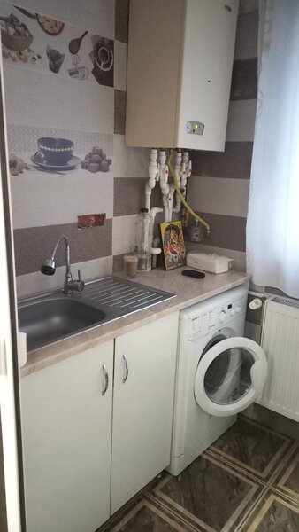 Tunsu Petre, Gradinita